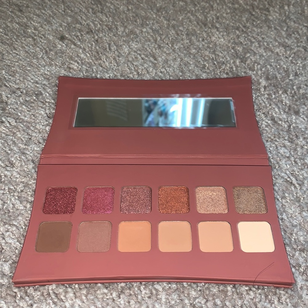 Illamasqua Unveiled Artistry Palette